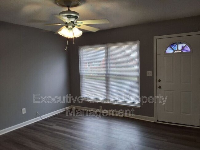 Photo - 801 Monin Rd