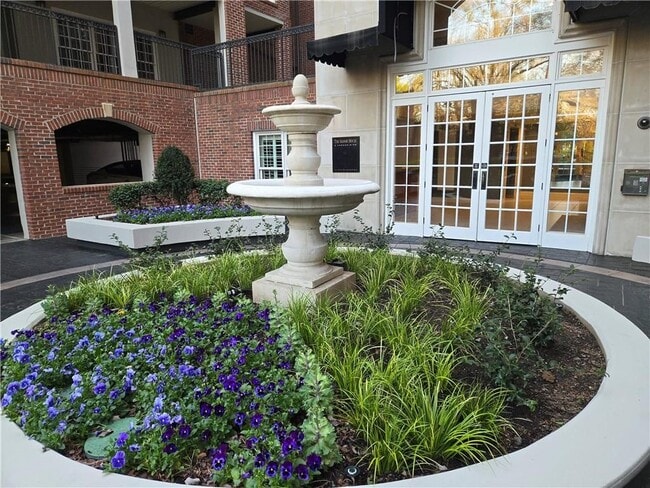 Photo - 50 Biscayne Dr NW