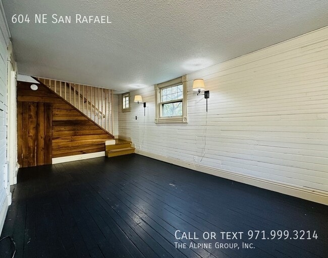 Photo - 604 NE San Rafael St