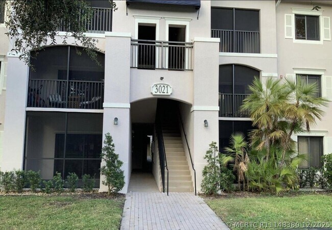 Building Photo - 3021 Alcazar Pl Unit 202