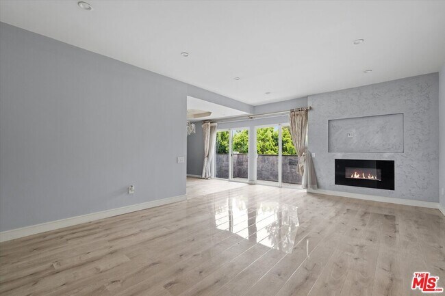 Photo - 5534 Sylmar Ave Unidad 7