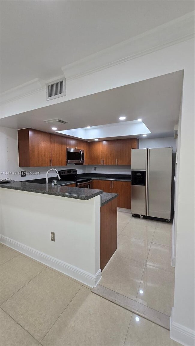 Building Photo - 10805 NW 7th St Unit 3-22