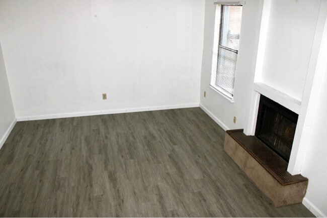 Photo - 3747 Donovan Dr Unit A