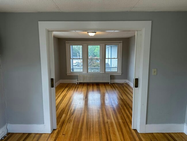Building Photo - 319 Hanover St Unit 7 Rental
