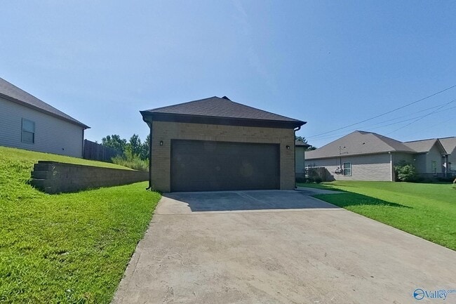 111 Bates Ln