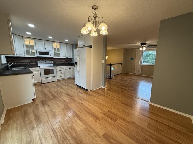 Photo - 1506 Sportsman Dr