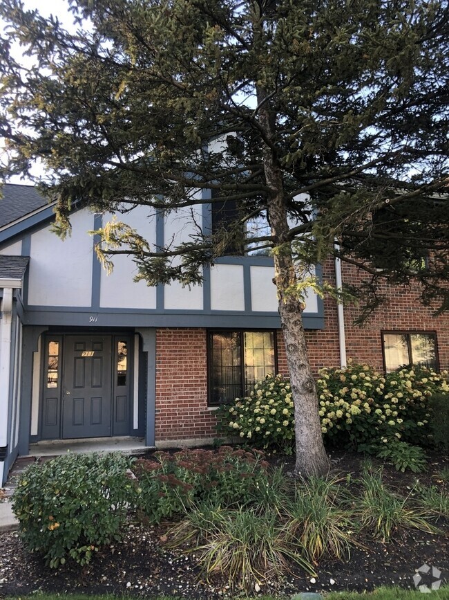 Building Photo - 911 Yosemite Trail Unit D Rental