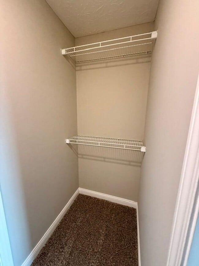 Photo - 272 Audley Ave Unidad C24