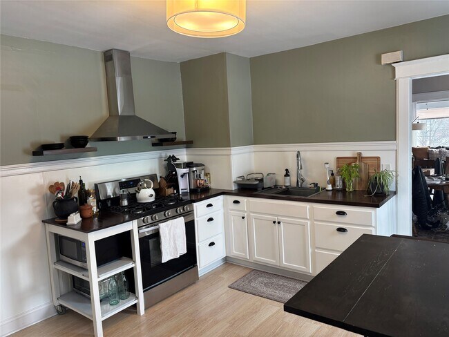 Photo - 52 Vine St Unit 2