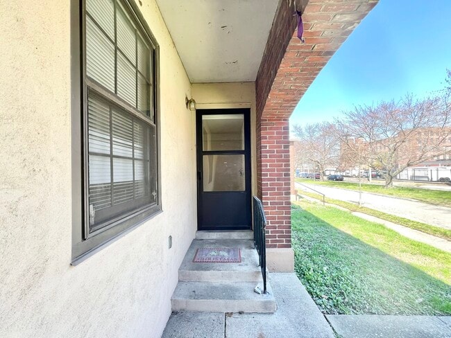 Photo - 21 College Ct