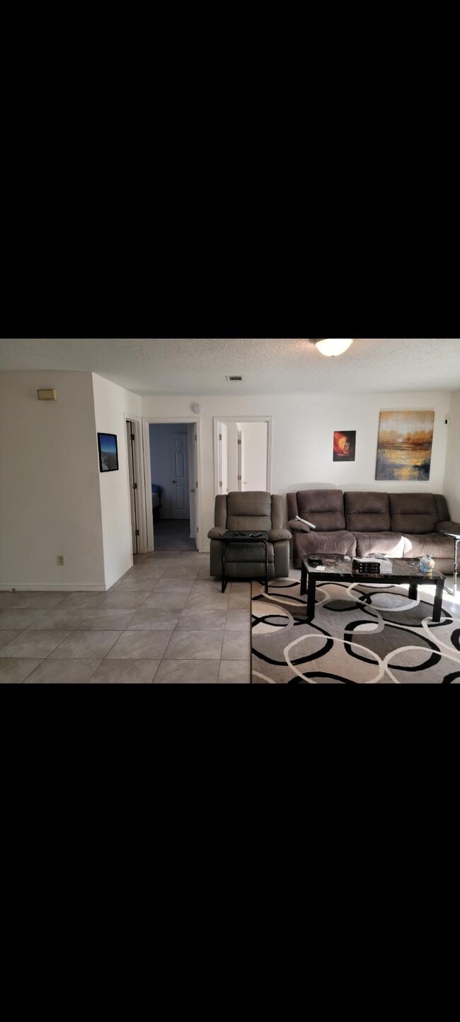 Photo - 6519 Robie Rd