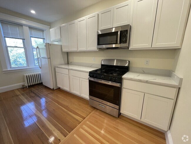 Building Photo - 36 Addington Rd Unit 3 Rental