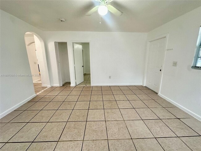 Photo - 6136 N Miami Ave Unidad A