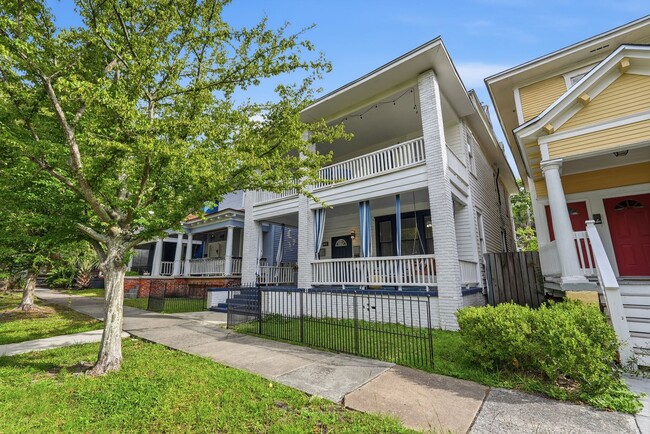 Photo - 538 E Waldburg St