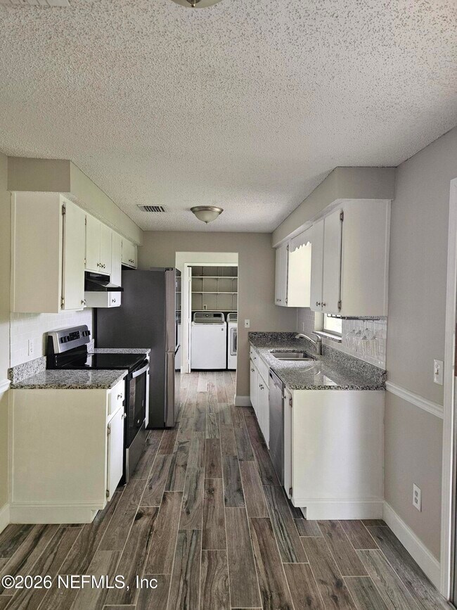 Photo - 2634 Pinewood Blvd