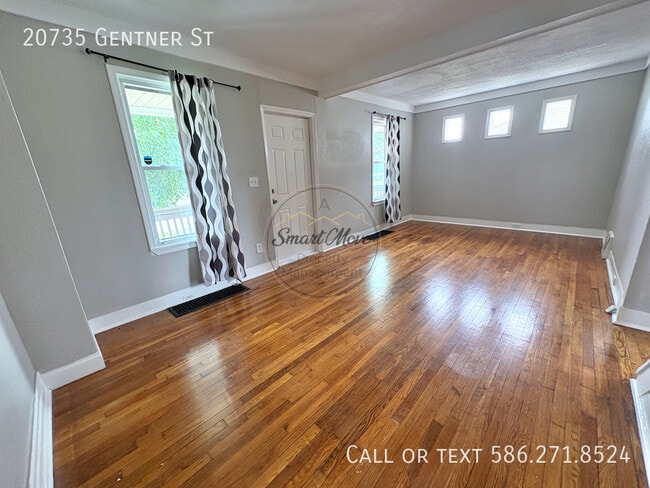 Photo - 20735 Gentner St