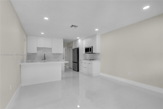 Photo - 2640 SW 30th Ct Unit A