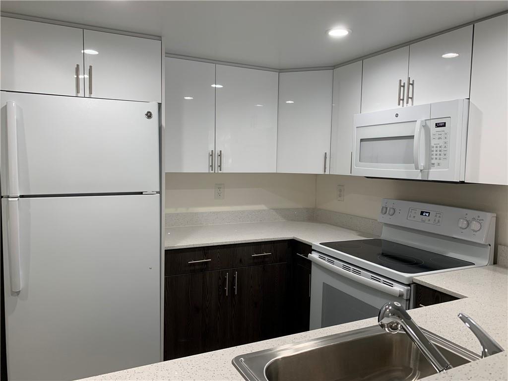 Photo - 8605 W Sample Rd Unidad 605A Rental