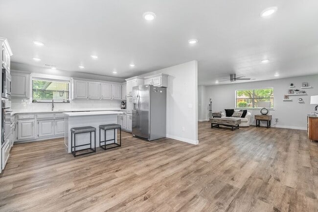 Photo - 1906 SE Taylor St