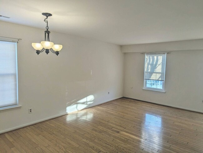 Photo - 2BR MORGANDALE CONDO AVAIL. IMMED!!