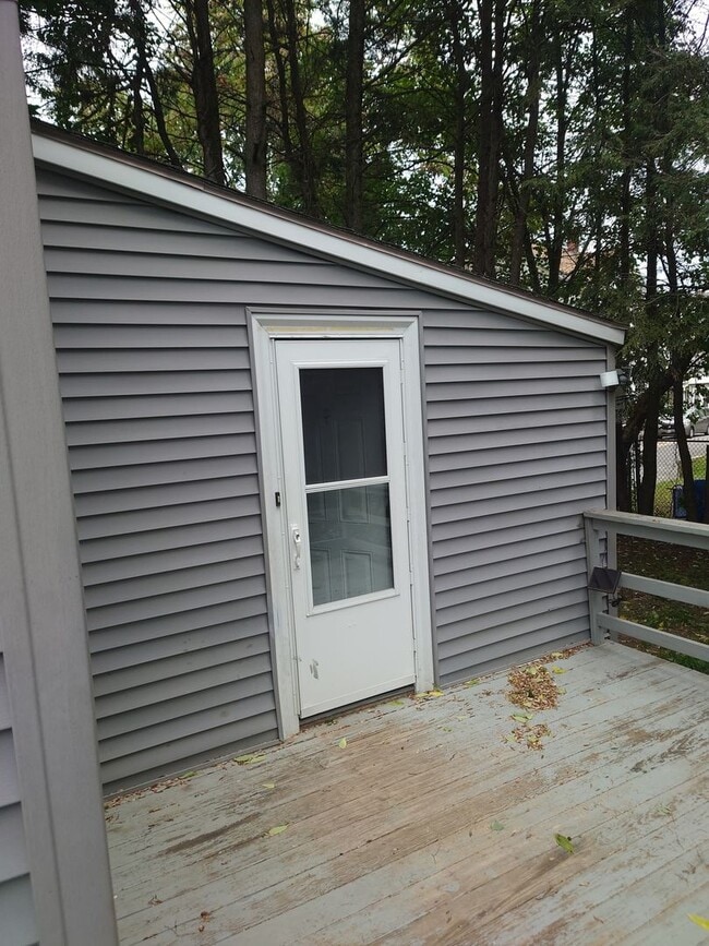 Photo - 252 Grove St