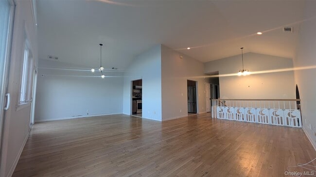 Photo - 150-95 Powells Cove Blvd