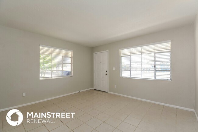 Photo - 4649 E 14th St