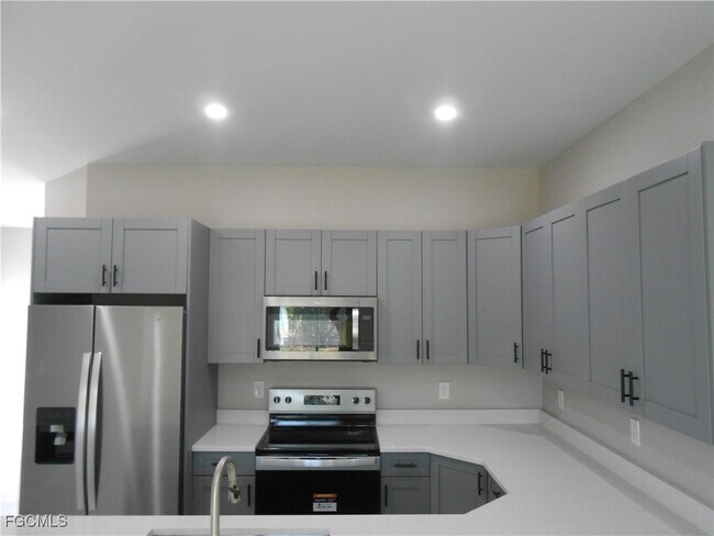 Photo - 937 Graystone Ave