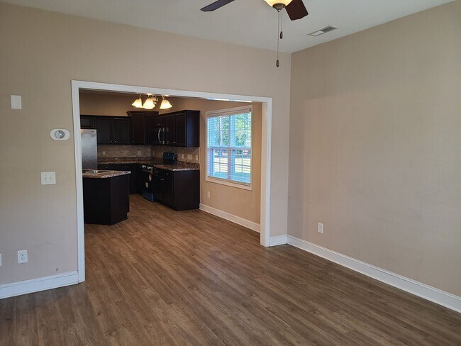 Photo - 3 Bedroom, 2.5 bath home - Sneads Ferry - ...