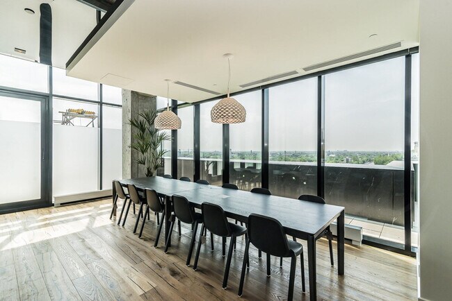 Photo - 100 Av. des Canadiens-de-Montréal Unité SI ID1261847P