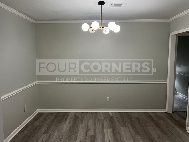 Photo - Beautiful 3 Bedroom 2.5 Bath Townhouse