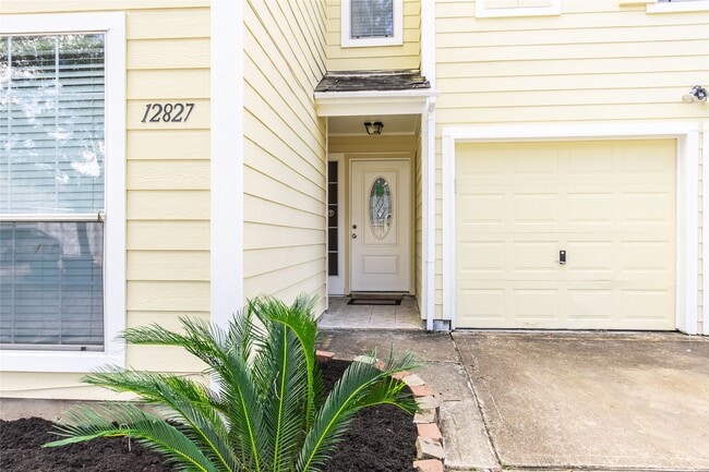 Photo - 12827 Magenta Oaks