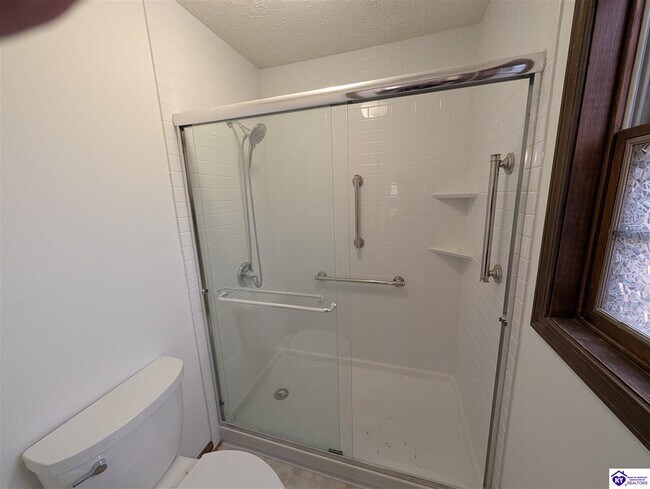 Photo - 697 St Andrews Rd