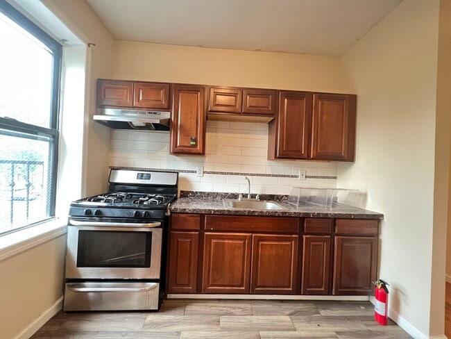 233 Weequahic Ave 12 - 232 Weequahic Ave Unit 19