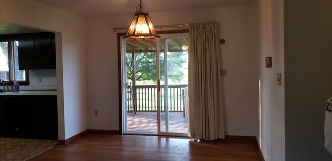 Photo - 725 W Pine Grove Rd