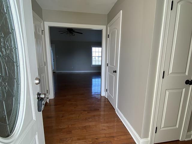 Photo - 911 Hidden Creek St