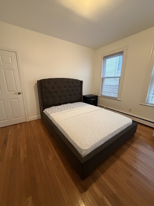 Photo - 184 Green St Unit 1