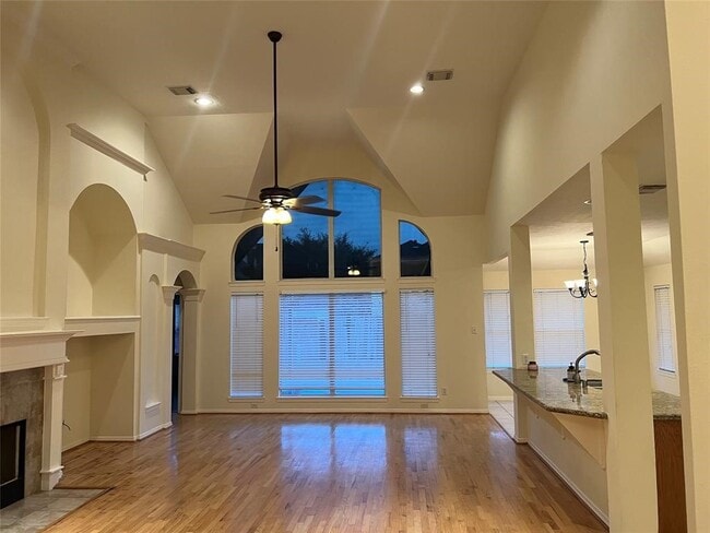 Photo - 17707 Cypress Laurel St