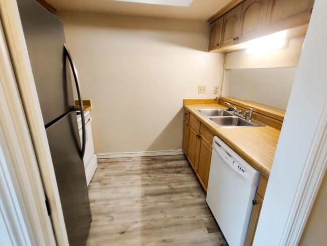 Photo - 117 Crown Point Cir