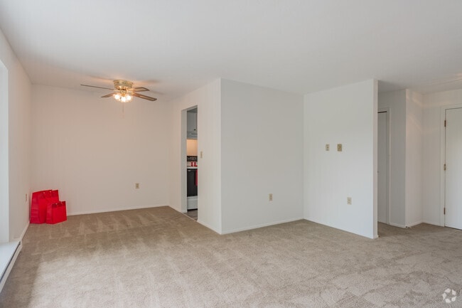 2BD 1BA 820 sq. ft. - Tower In The Park