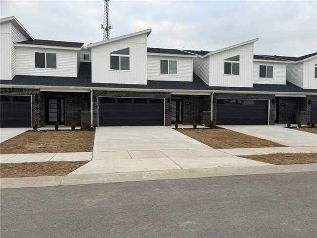 Photo - 470 Azurite Rd