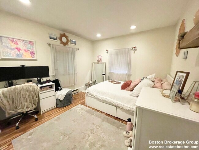 Photo - 386 E 8th St Unidad 4