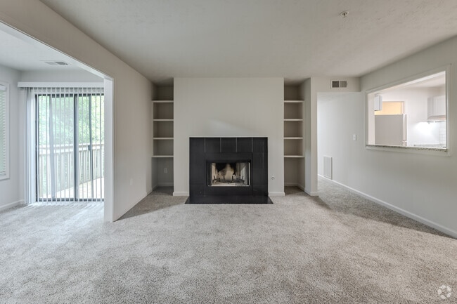1BR, 1BA - 860SF - Living Room