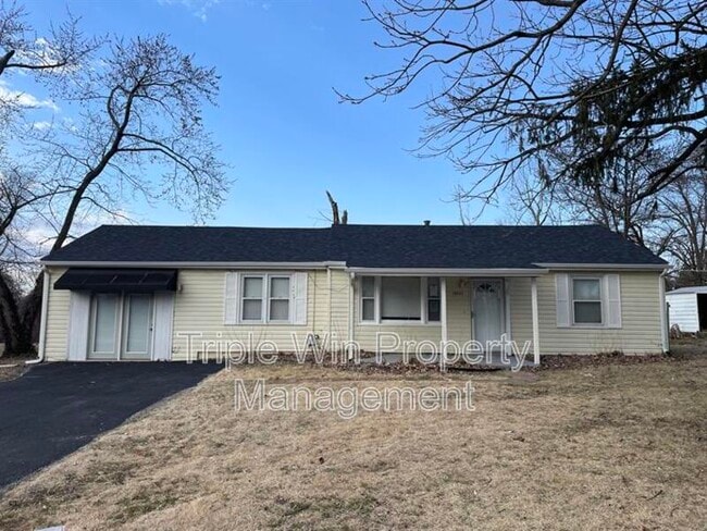 Building Photo - 10261 Imperial Dr