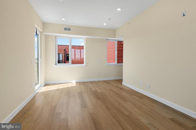 Photo - 1701 S 4th St Apartment Unit 407