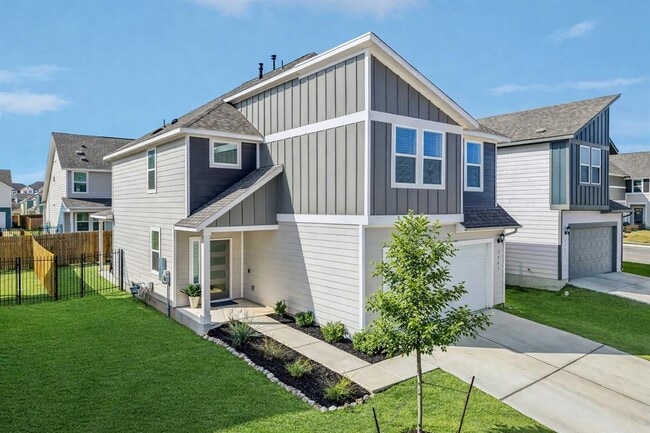 Building Photo - 2903 Bronx Dr