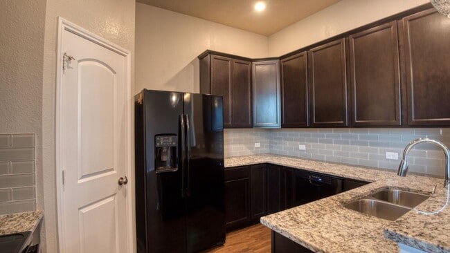 Photo - 2025 Viva Rd