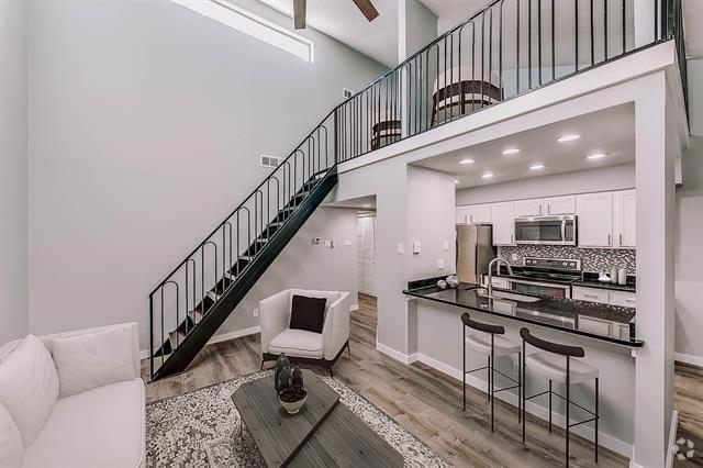 Building Photo - 7525 Holly Hill Dr Unit 62 Rental