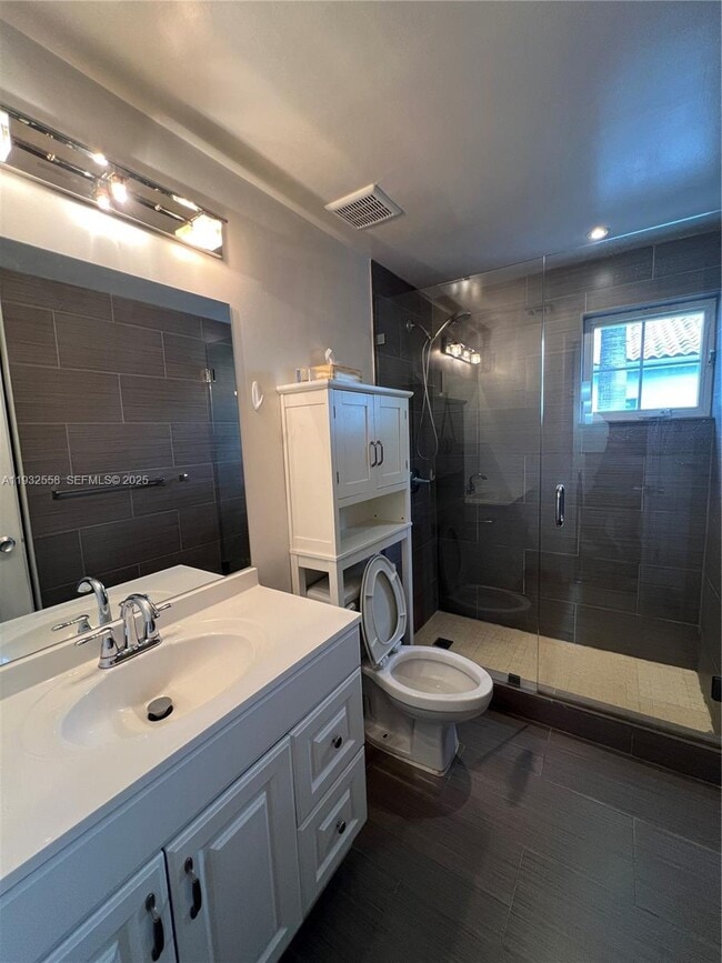 Photo - 261 Navarre Ave