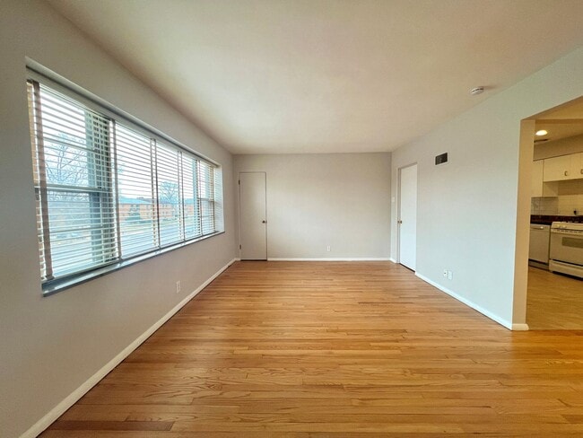 Photo - 5012-5014 Jamieson Unit 5012 Jamieson